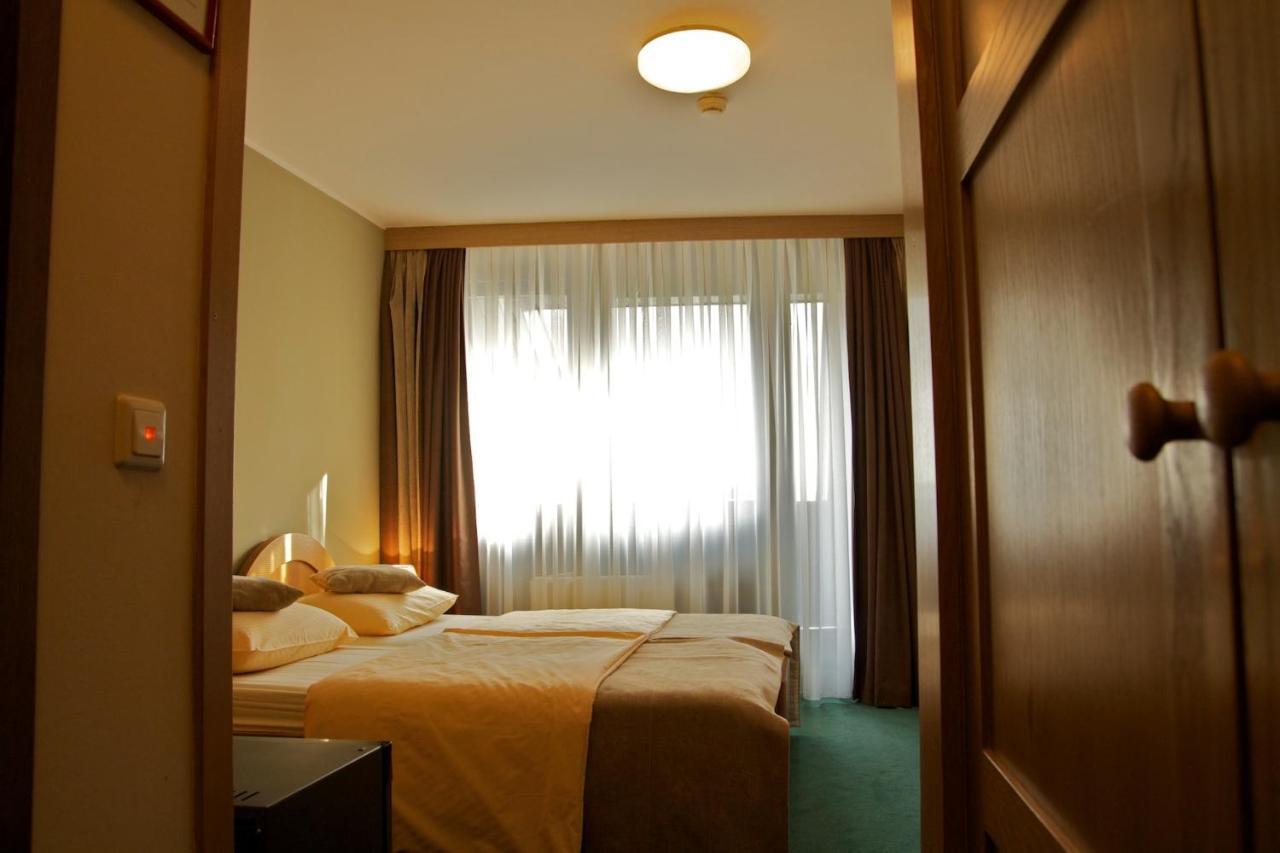 Hotel Arena Maribor Room photo
